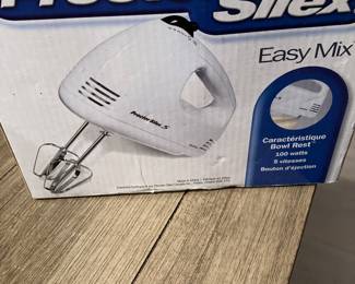 Hand mixer 
