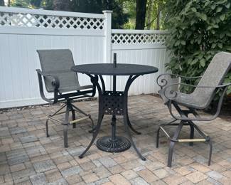 Stool and table needs a repair 