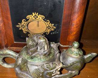 Lovely piece
Both spout covers