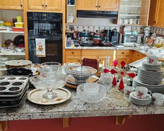 Full kitchen