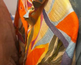NO WOMEN’S Clothing over $5
Size : M to L. * sweaters , Tops , and
Pants !