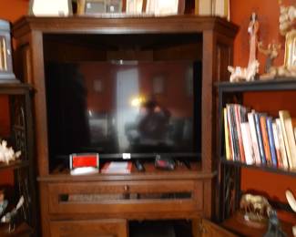 Corner TV Cabinet & TV
