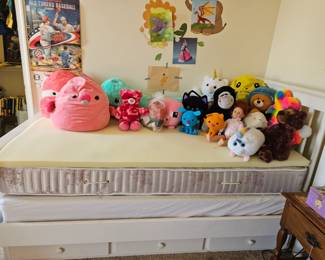 KIDS POPULAR STUFF ANIMALS