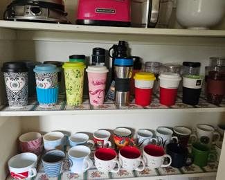 MANY STAR BUCKS MUGS AND TRAVEL CUPS