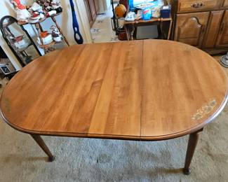 HITCHCOCK DINNING TABLE
