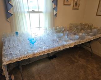 ANTIQUE & VINTAGE CRYSTAL & GLASS WARE
