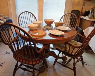 OAK TABLE & HITCHCOCK CHAIRS