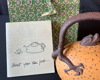 PR101Chinese Dragon Egg Teapot