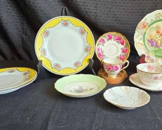 PR156Grandmas cups and saucers