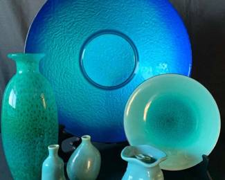 PR122Aqua Vases Plates