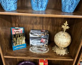 Brass "VIP" Memo Holder - Home Beauty Decorative Trinket Dishes - Inlaid Bovine Bone Bronze Globe 