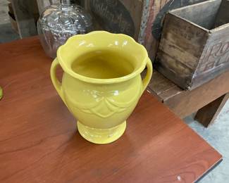 Yellow Pottery USA #184 Vase/Urn