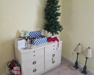 Christmas on Retro dresser
