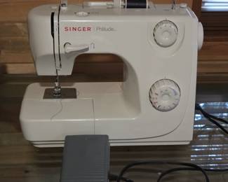 Lot #120 - Singer 8280 Portable Sewing Machine