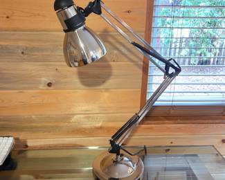 Lot #121 - V- Light Convertible Desk Task Lamp