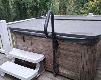 SEA-CREST 6 Person STAINLESS STEEL CLEAN HOT TUB/JUCUZZI. Manufactured in South Georgia. Purchased at Douglas Blvd at Billiards and Hot Tubs or Spas in 2005