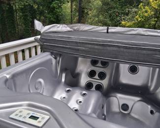 SEA-CREST 6 Person STAINLESS STEEL CLEAN HOT TUB/JUCUZZI. Manufactured in South Georgia. Purchased at Douglas Blvd at Billiards and Hot Tubs or Spas in 2005