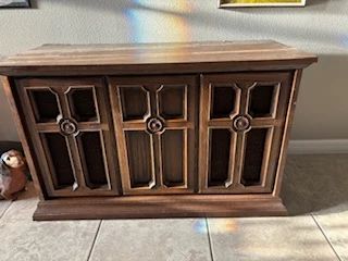 turntable 8 track cabinet