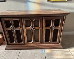 turntable 8 track cabinet
