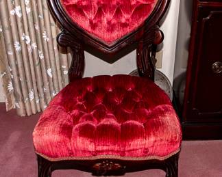 Heart Back Sidechaire