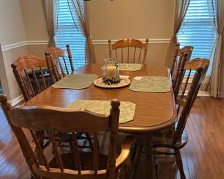Formal dining table and 6 chairs. 