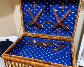 Picnic basket