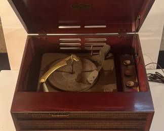 Vintage RCA Victor 6-HF-5 New Orthophonic Record Player