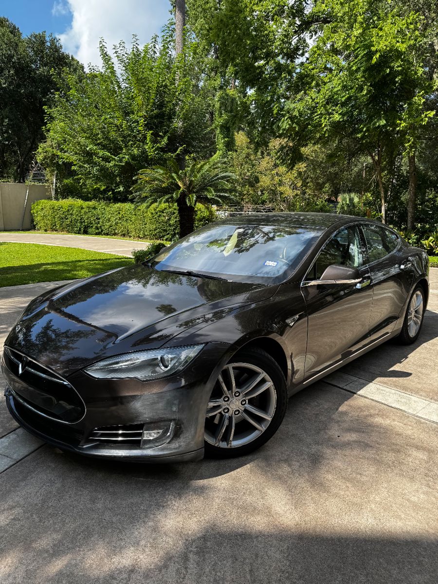 ONE OWNER TESLA