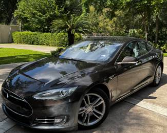 ONE OWNER TESLA