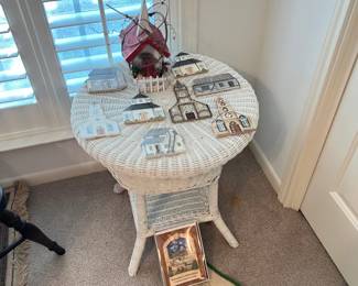 hand painted Fredericksburg ornaments