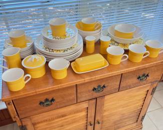 Mikasa Duplex dinnerware set