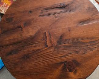 Europe2You Wood Pedestal 
