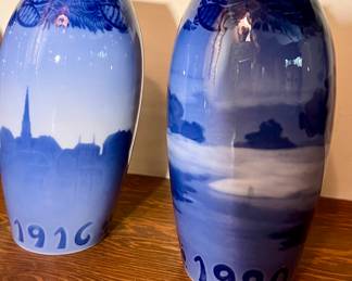 1916 & 1920 B&G vases-back side