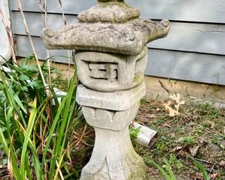 Japanese concrete Toro/lantern - 3'2" tall 