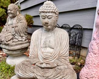 Concrete Buddha statue w/base - Head is loose 