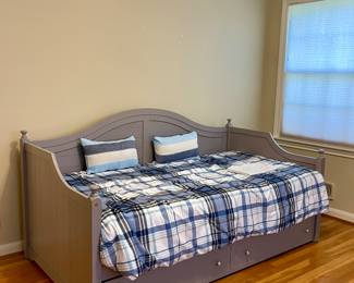 DAYBED