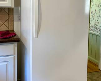 WHIRLPOOL REFRIGERATOR