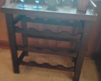 3-Tiered wooden wine rack with tabletop for accessories