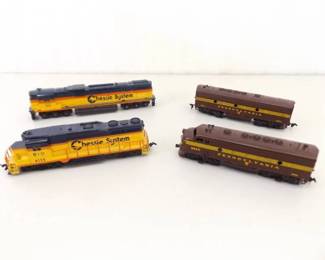 Lot of 4 HO Gauge Powered Locomotive Pairs 
