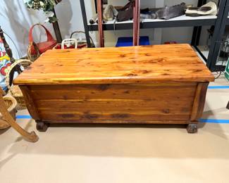 TenneCedar Chest – Product of Loomis & Hart Furniture Co. – Division of Tennessee Furniture Corporation, Chattanooga, Tennessee. Vintage.