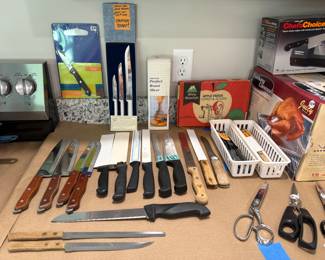 Various knives.