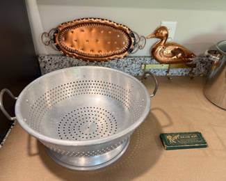 Vintage Wear Ever aluminum colander . XL heavy duty, commercial strainer. Gregorian for Paul Revere copper tray. Copper duck utensil hook.
