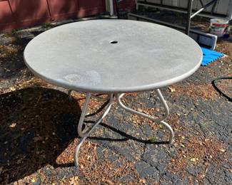 Metal patio table