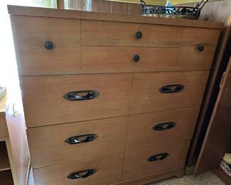 Mengel matching chest of drawers