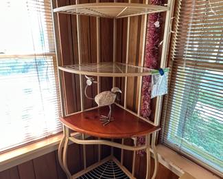 Corner bakers rack