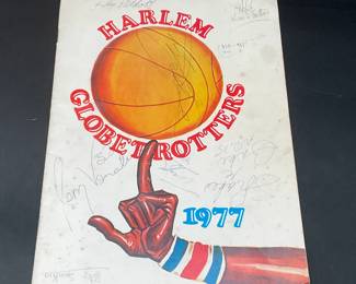 Autographed Harlem Globetrotters 1977 Magazine