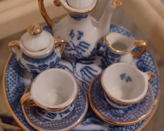 Miniature tea service