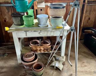Potting Table with Pots and much more.....