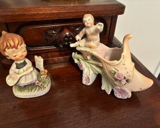 Vintage Napcoware girl figurine playing the lute & Vintage Ardalt Japan porcelain waving cherub