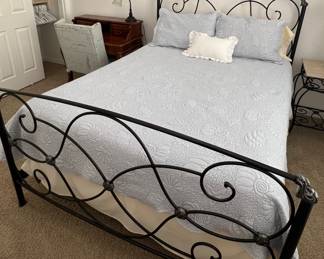 Full Size Bed Metal Frame. 